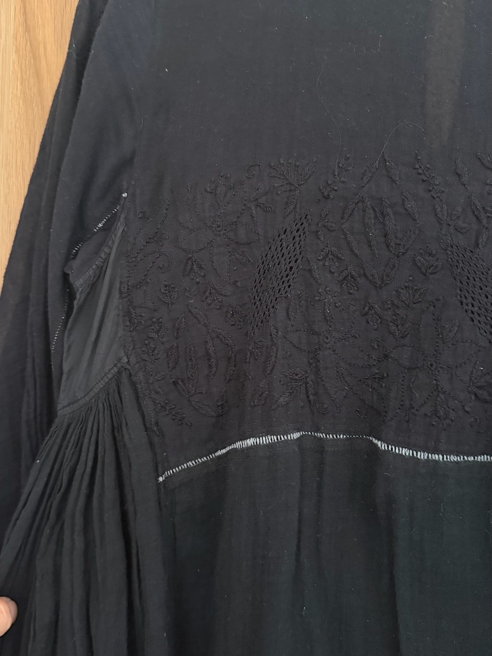 Elegant Black Long-Sleeve Midi Dress INJIRI - Picture 12 of 15